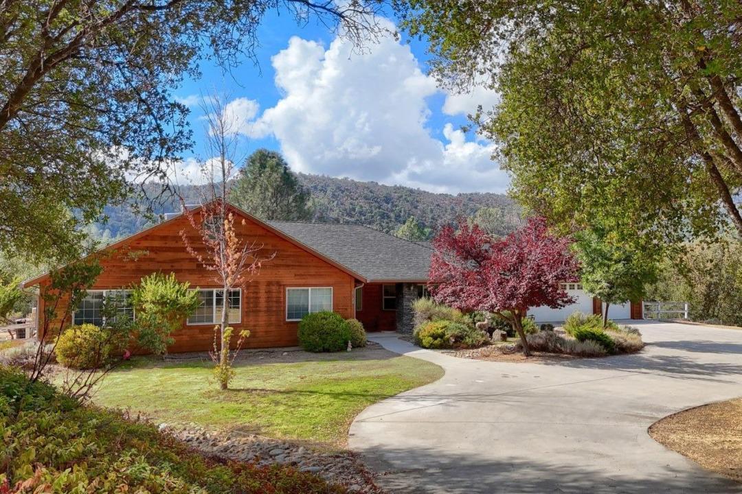 38788 Goldenrod Lane, Oakhurst, California 93644