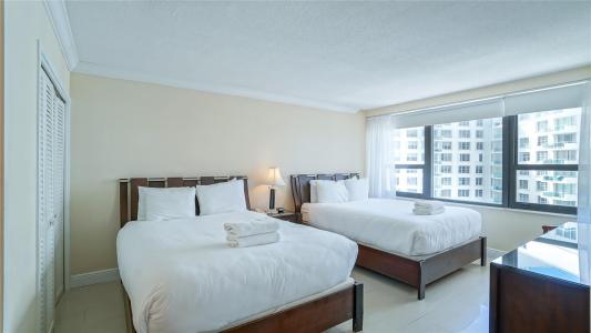 5225 Collins Ave #1417, Miami Beach, Florida 33140