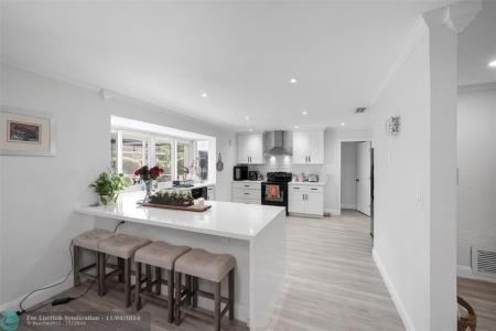 10484 NW 3rd St, Plantation, Florida 33324
