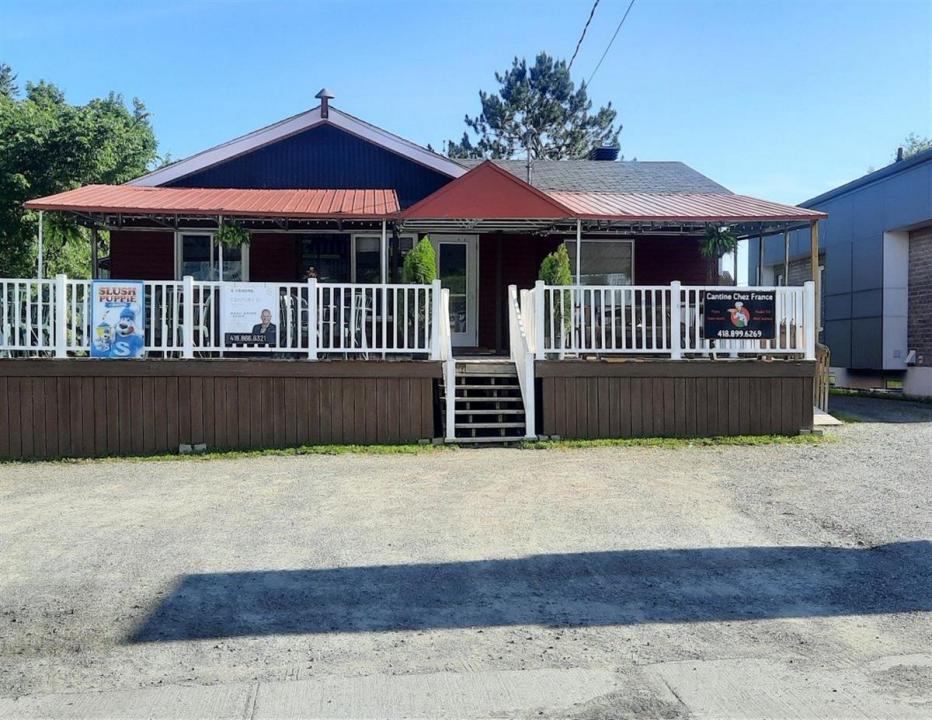 2383 Rue Commerciale S., Témiscouata-sur-le-Lac, Quebec G0L 1X0, Canada