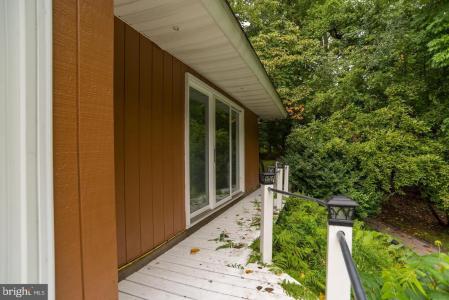 108-1/2 Valley Road, Yardley, Pensylwania 19067, USA
