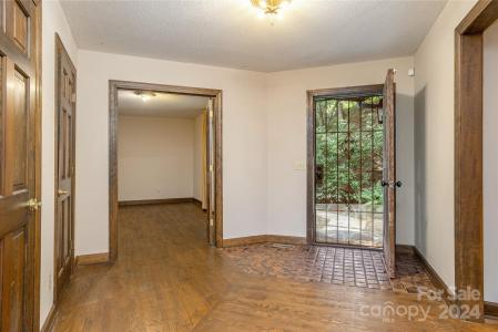 120 Pinewood Circle, Laurel Park, North Carolina 28739