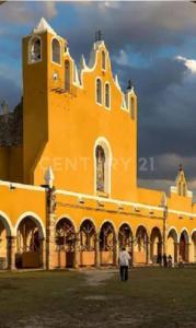 avenida izamal 37,, Izamal, Yucatan 97540, Mexique