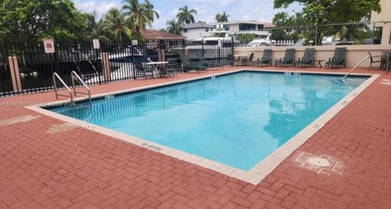 2903 NE 163 ST 405, North Miami Beach, Florida 33160, Stati Uniti