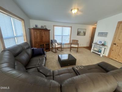 5475 Relaxation Avenue, Glen Ullin, ノースダコタ 58631, アメリカ合衆国