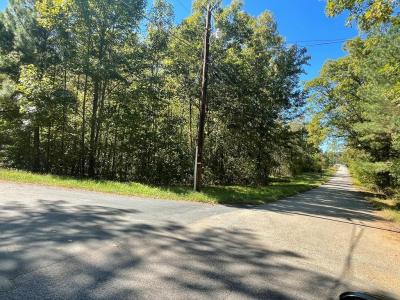 104 Pine Rd , 4, Blackstone, Virginia 23824, USA