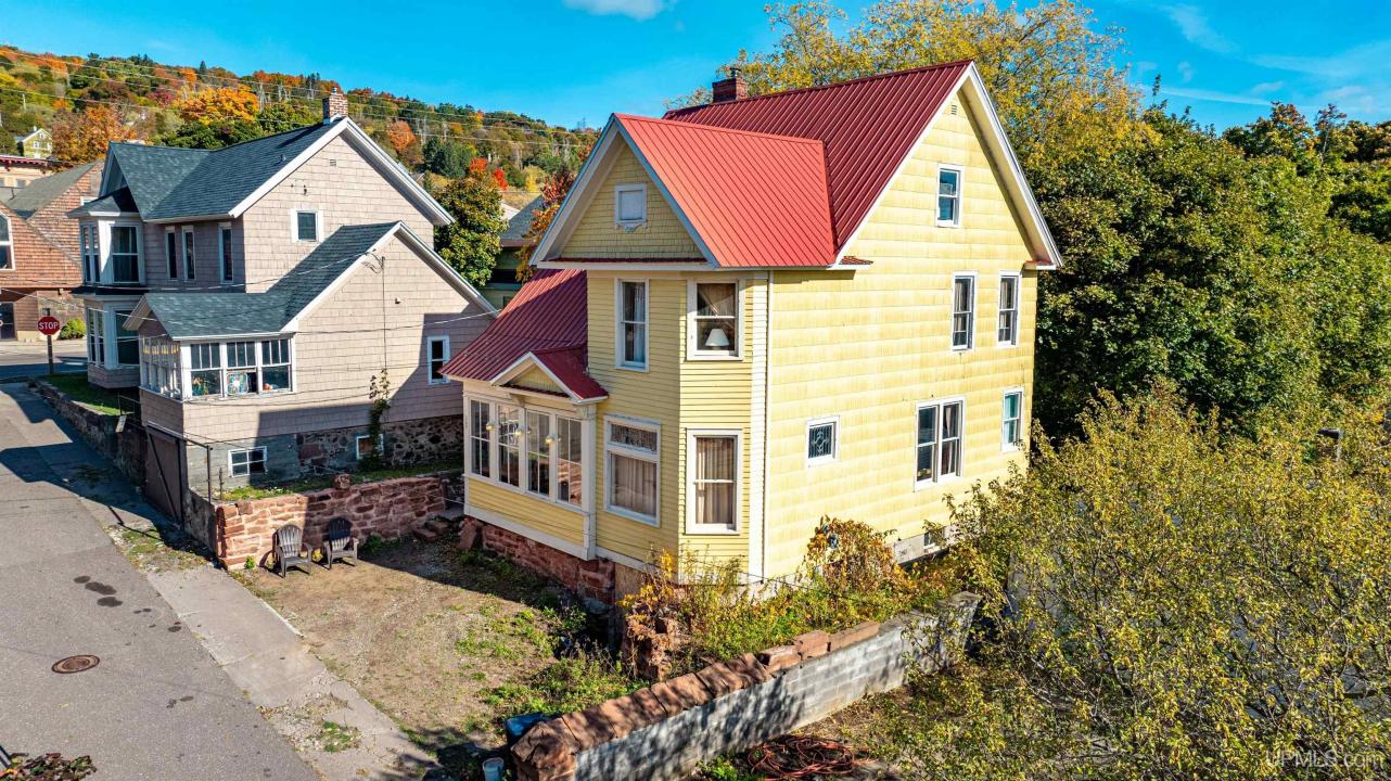 209 Montezuma, Hancock, Michigan 49930