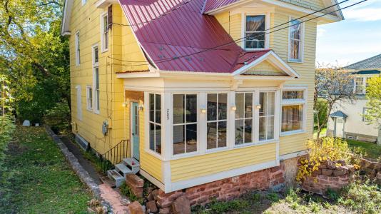 209 Montezuma, Hancock, Michigan 49930