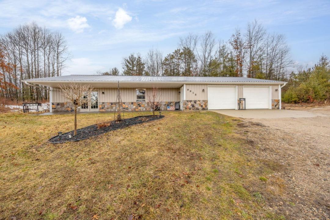 9915 85th Avenue, Mecosta, Michigan 49332, USA