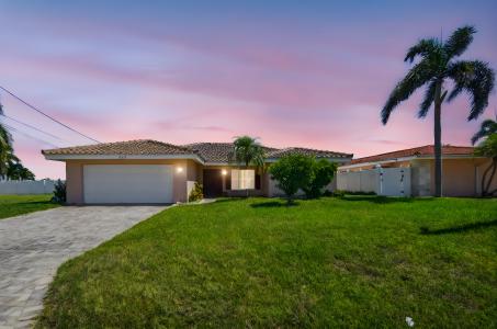 529 Johns Pass Ave, Madeira Beach, Florida 33708, Stati Uniti