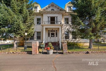 211 N Norris Avenue 1-6, New Meadows, Idaho 83654, USA