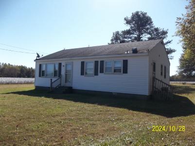 13556 White Meadow Road, Boykins, Virginia 23827, USA