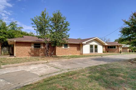 900 Roberts Street, Bowie, 得克萨斯州 76230, 美国