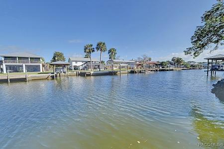 2111 NW 17th Street, Crystal River, Flórida 34428, Estados Unidos