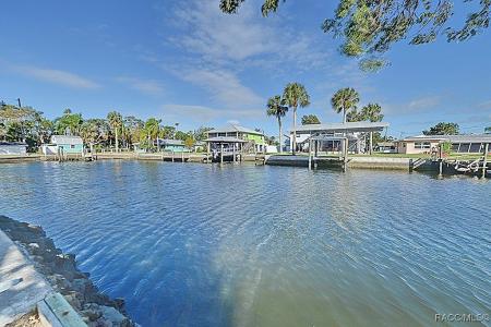2111 NW 17th Street, Crystal River, Flórida 34428, Estados Unidos