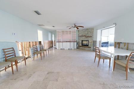 2111 NW 17th Street, Crystal River, Flórida 34428, Estados Unidos