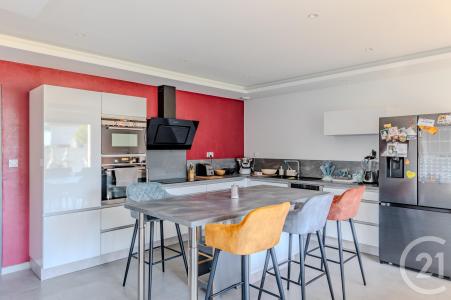 L Huisserie, Kraj Loary 53970, Francja