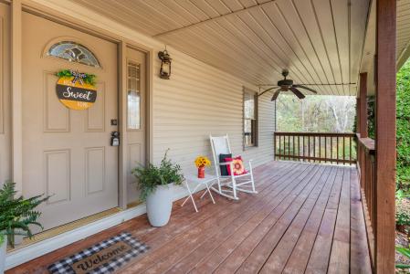 187 Th Hooper Ln, Mc Ewen, Tennessee 37101, USA