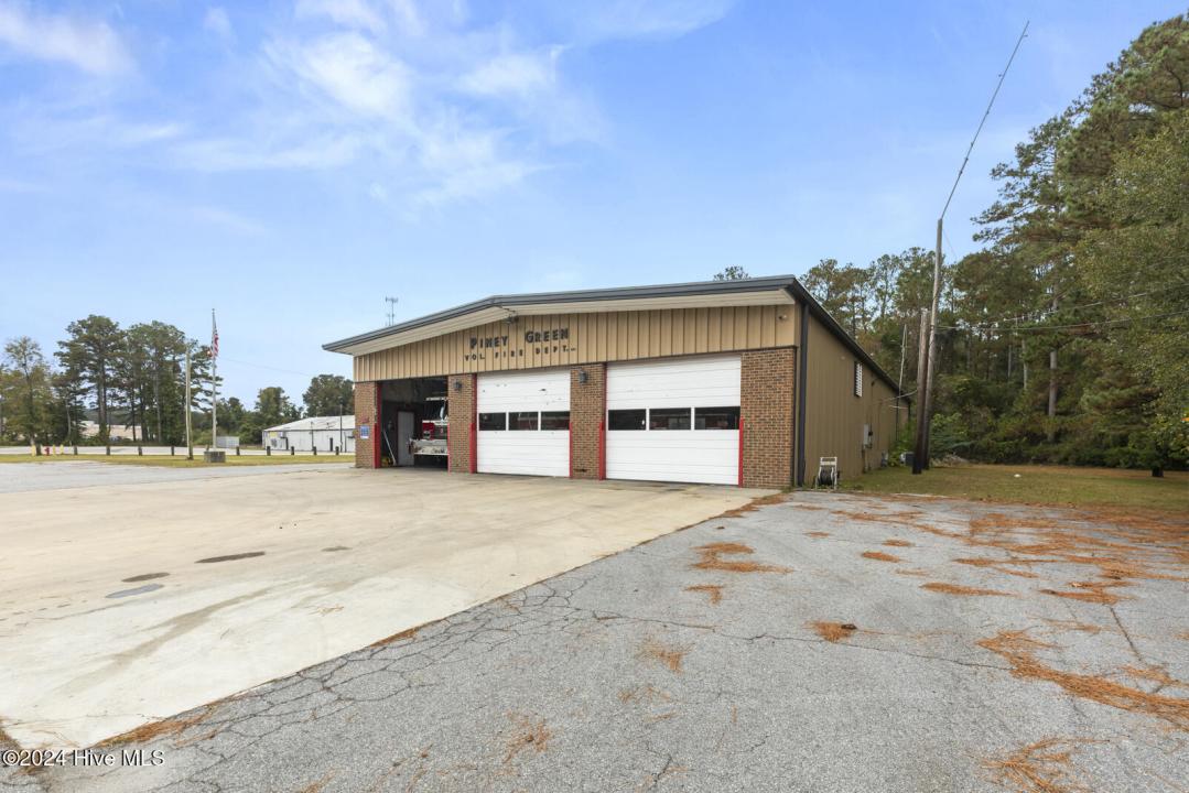 2720 Piney Green Road, Midway Park, Carolina Do Norte 28544, Estados Unidos