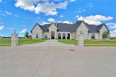 117 Iris Street, Lorena, Texas 76655, USA