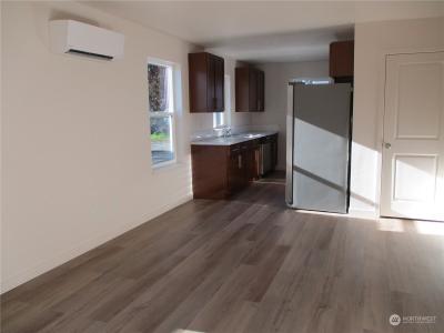 711 S 4th Avenue, Kelso, 华盛顿州 98626, 美国
