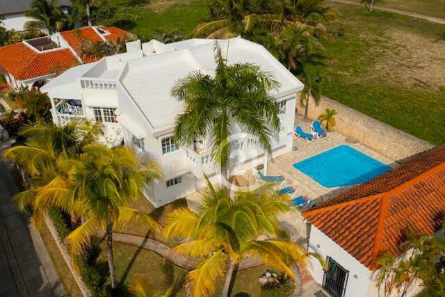 Bienvenido a esta impresionante casa dúplex. ¡A solo 4 casas de la playa!, Cabarete, Puerto Plata, Dominican Republic, Puerto Plata 57000, República Dominicana