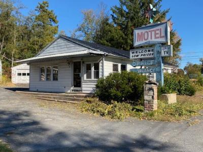 1817 Rt 9, Keeseville, NY 12944, USA
