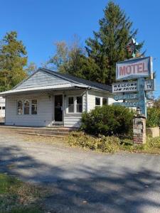 1817 Rt 9, Keeseville, New York 12944, Stati Uniti