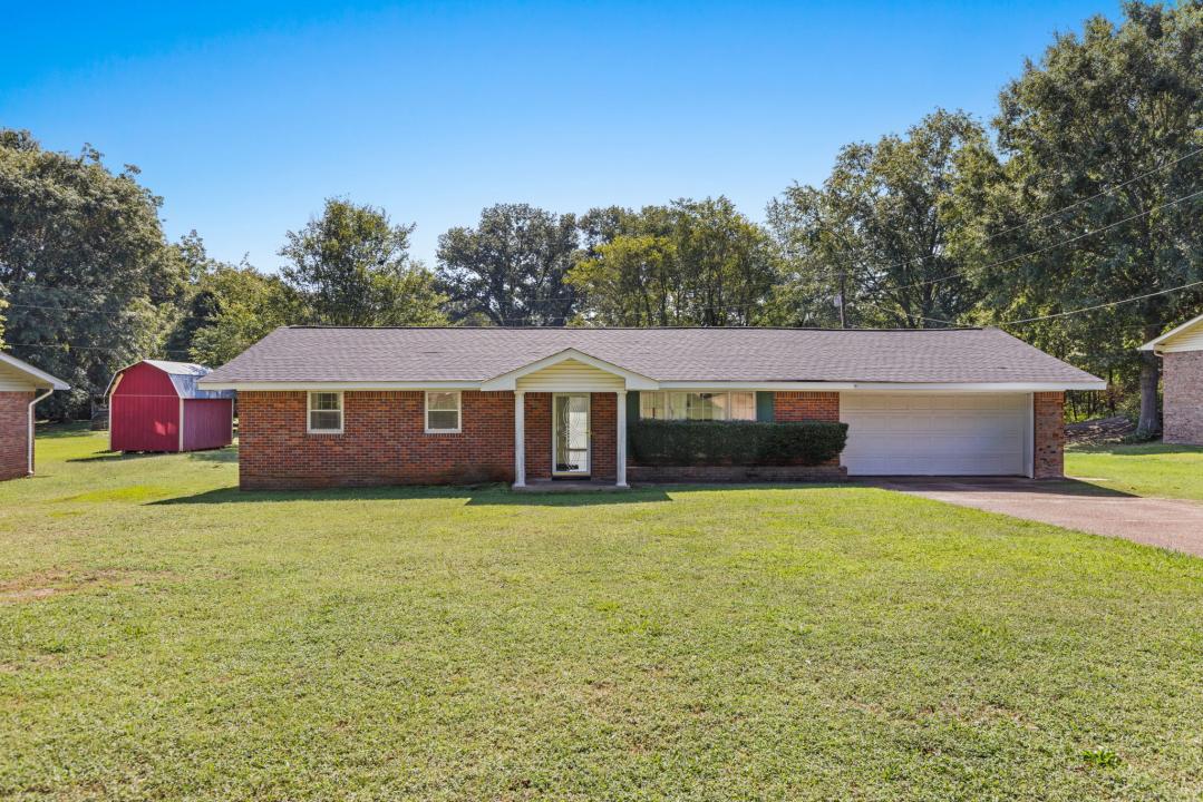 241 Meadow Hill Rd., Sheffield, Alabama 35660