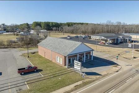 1102 Mineral Wells Ave, Paris, Tennessee 38242, HOA KỲ