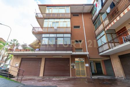 Via Rettifilo, Santa Venerina, Sicilia 95010, Italia