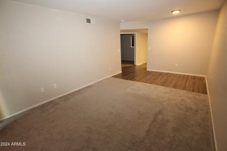 3119 W Cochise Dr 106, Phoenix, Arizona 85051, USA