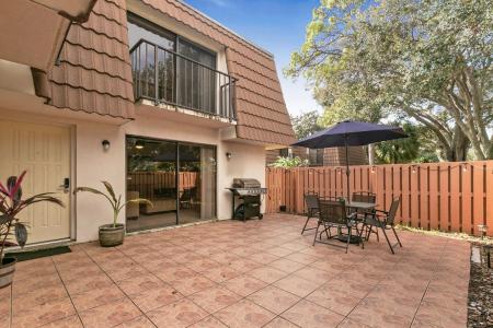 233 Charter Way, West Palm Beach, Florida 33407, USA