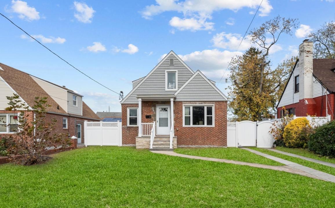 8 Alden Avenue, Valley Stream, Nova Iorque 11580, Estados Unidos