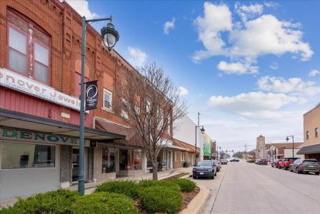 3 E Charles, Oelwein, Iowa 50662, Estados Unidos