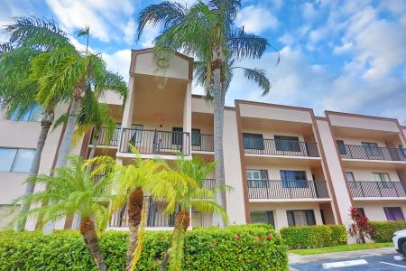 9773 N Belfort Circle #202, Tamarac, Florida 33321, HOA KỲ
