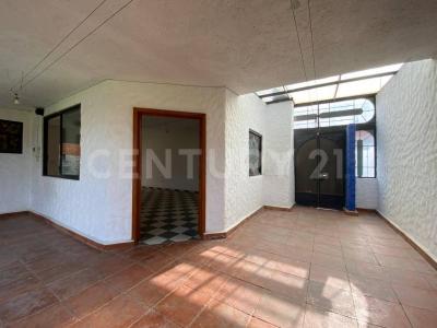 Casa en Venta a Pie de calle - Zona Zerezotla 114,, San Pedro Cholula, Puebla 72761, México