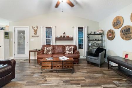 330 Enchanted Forest way, Burnside, Kentucky 42519, USA