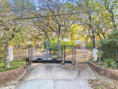 8248 Meadowbrook Drive, Fort Worth, 得克萨斯州 76120, 美国
