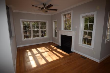 809 Pine Forest Road, Charlotte, Carolina Do Norte 28214, Estados Unidos