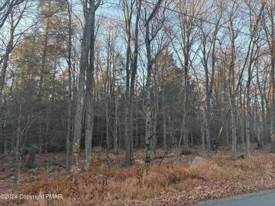 23 Hemlock Lane, Gouldsboro, Pennsylvania 18424