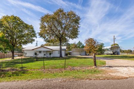 365 Townsend Street, Zavalla, Texas 75980, USA