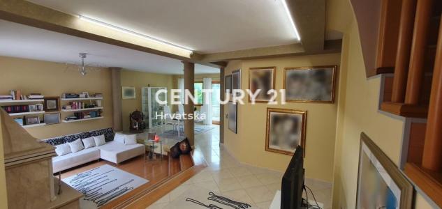 Argonautska, Pula, Istarska Županija 52100, Croatia