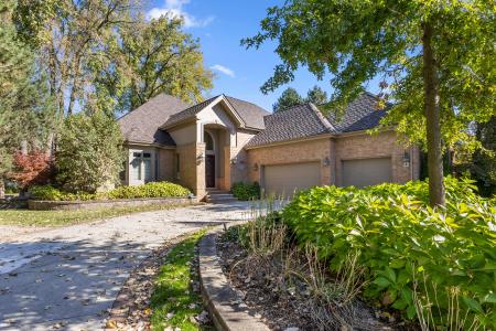 4 Gleneagles Court, Dearborn, Michigan 48120, USA