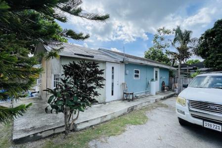 3 BEDROOM HOUSE WITH THREE ADDITIONAL FLATLETS IN GEORGE TOWN, 16, George Town South, Grand Cayman, Kaimaninseln
