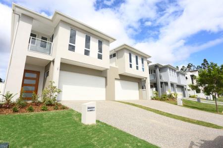 2/1067 LAKEVIEW TERRACE, Benowa, QLD 4217, Australia