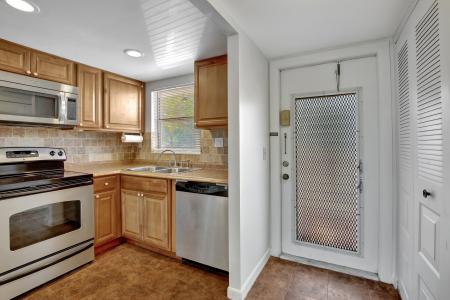 9621 Sunrise Lakes Blvd # 203, Sunrise, Florida 33322, USA