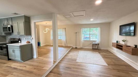 215 NE Buck Drive, Fort Walton Beach, פלורידה 32548, ארצות הברית של אמריקה 