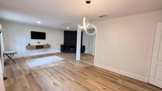 215 NE Buck Drive, Fort Walton Beach, פלורידה 32548, ארצות הברית של אמריקה 