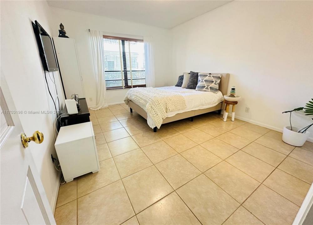 900 Greensward Ln 111-G, Delray Beach, Florida 33445